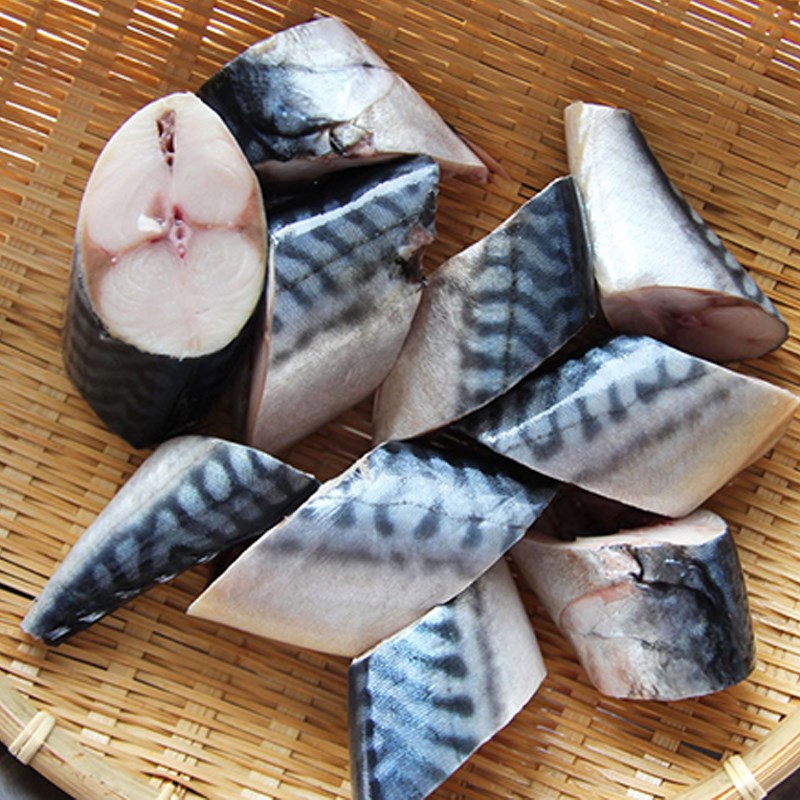 CÁ NỤC KHÚC (THÙNG)